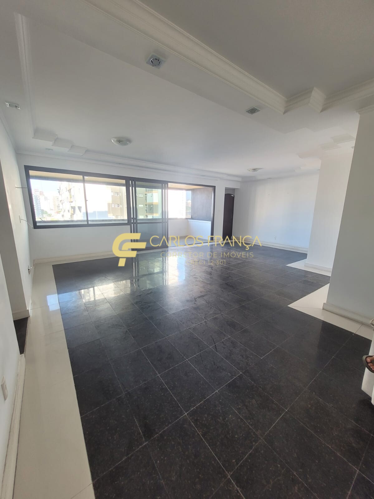 Apartamento à venda com 4 quartos, 203m² - Foto 5