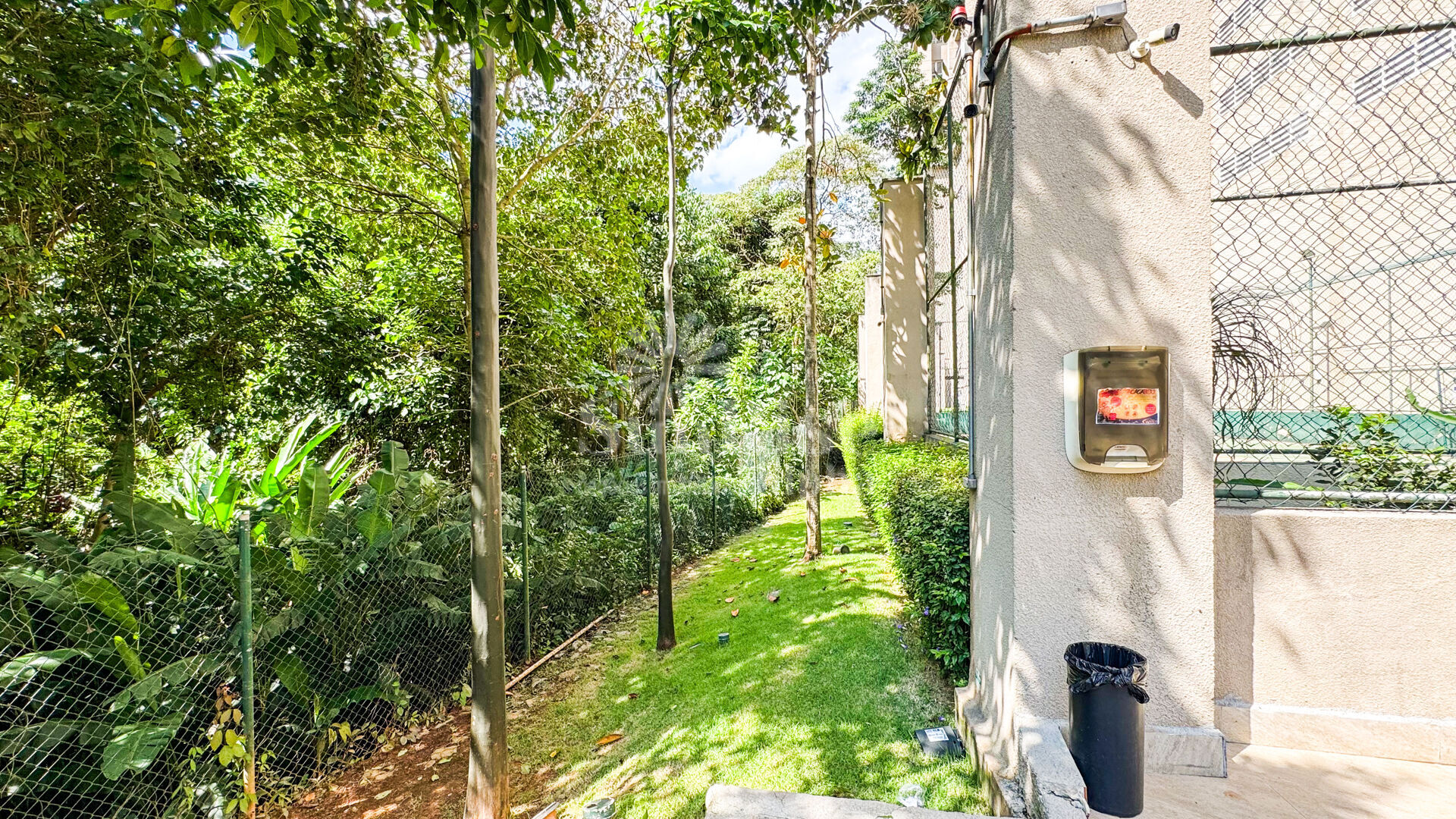 Apartamento para alugar com 1 quarto, 50m² - Foto 28