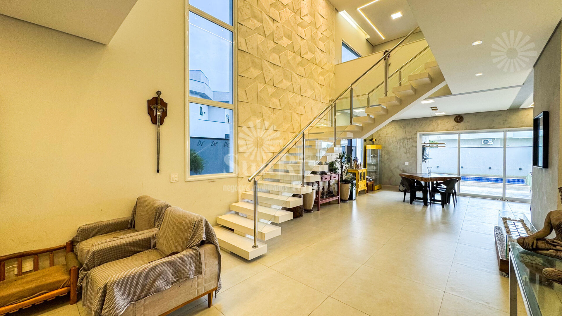 Sobrado, 3 quartos, 301 m² - Foto 2