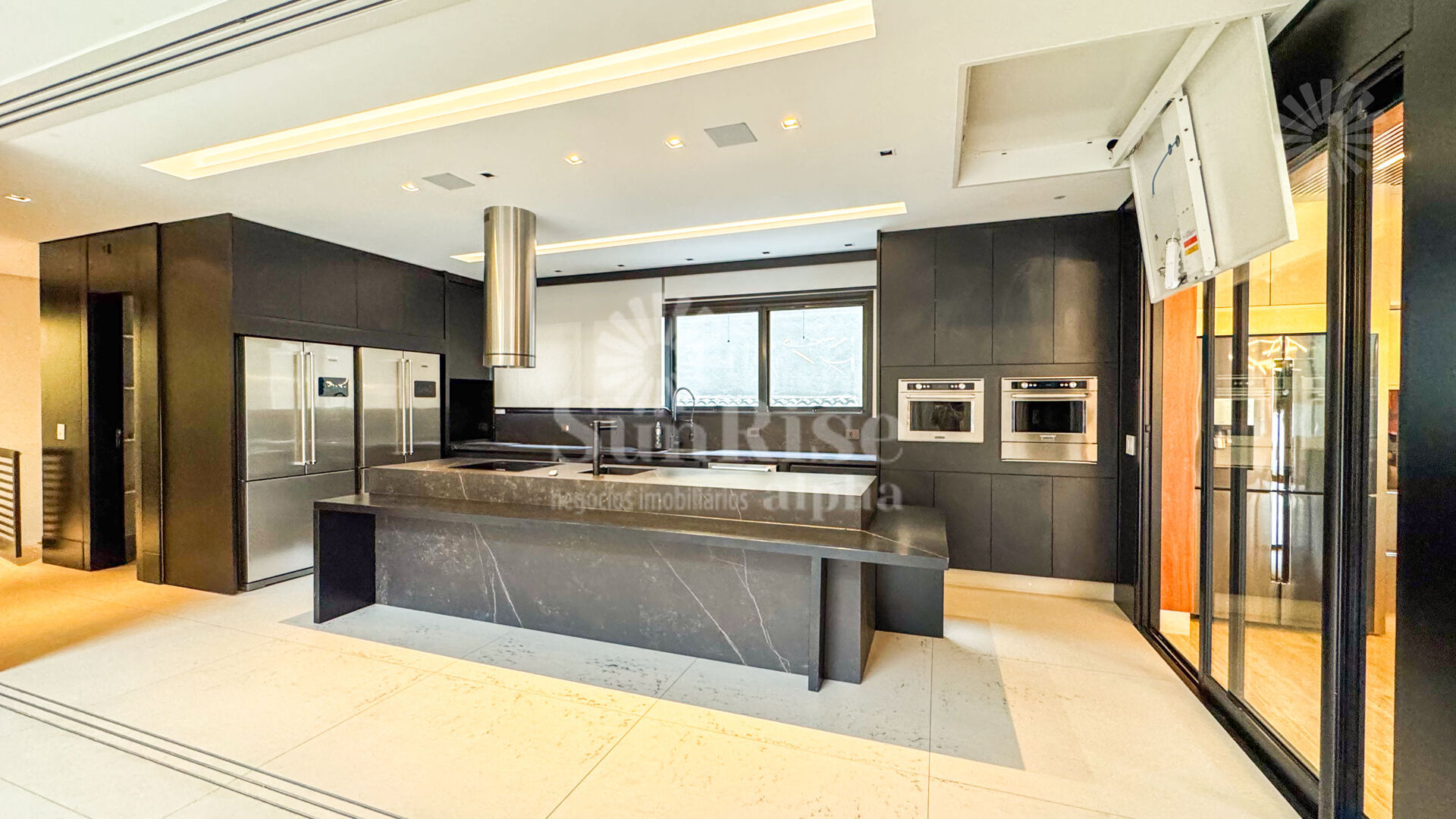 Casa à venda com 4 quartos, 650m² - Foto 8