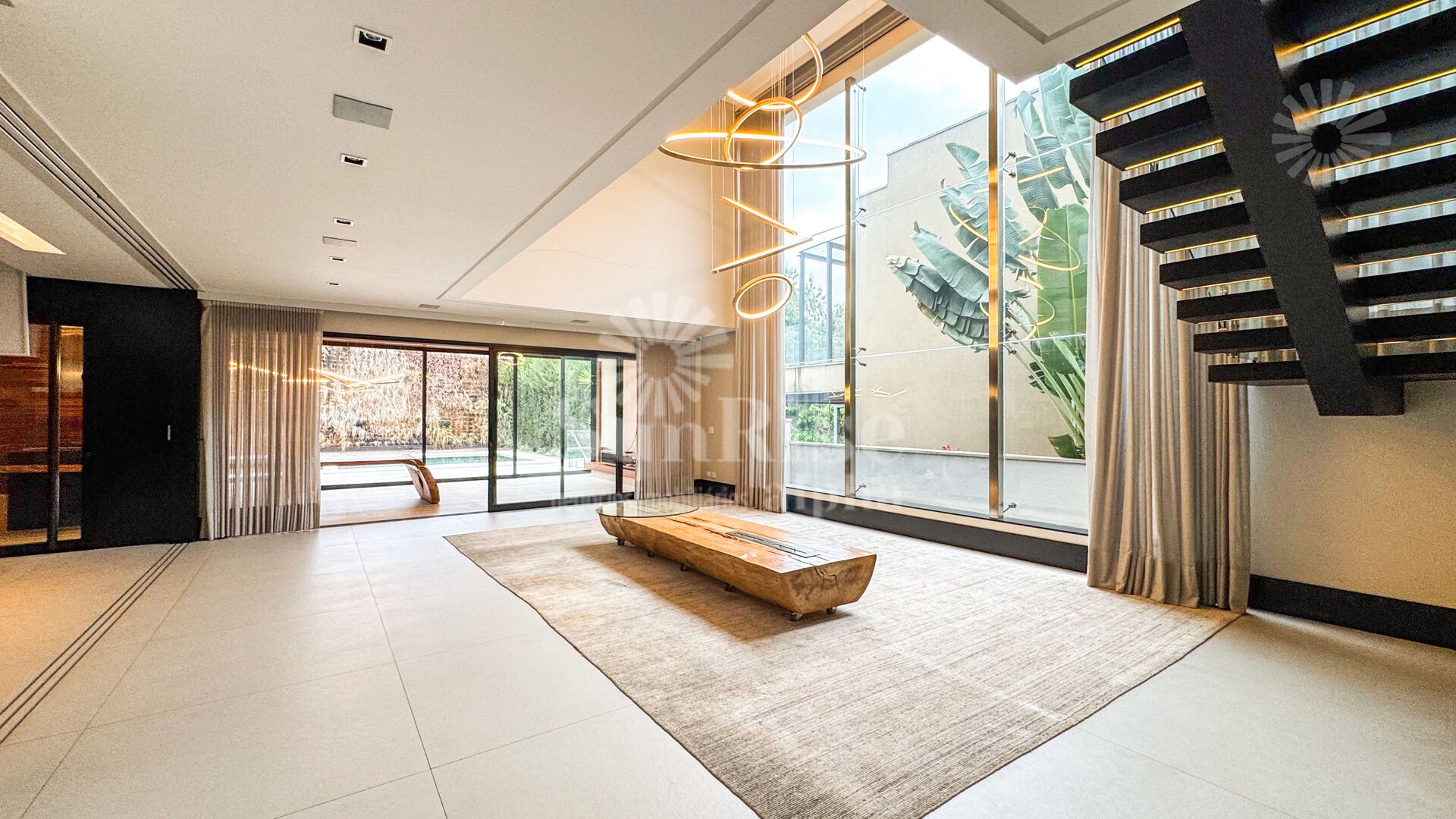 Casa à venda com 4 quartos, 650m² - Foto 7
