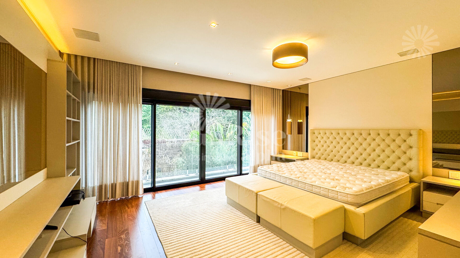 Casa à venda com 4 quartos, 650m² - Foto 4