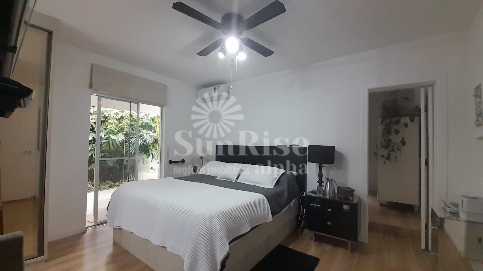 Casa de Condomínio à venda com 3 quartos, 300m² - Foto 31