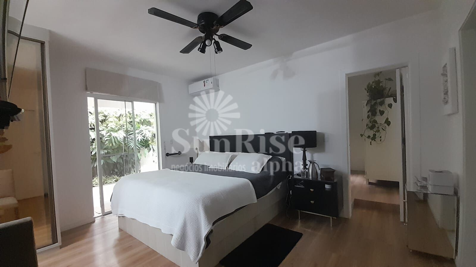 Casa de Condomínio à venda com 3 quartos, 300m² - Foto 35