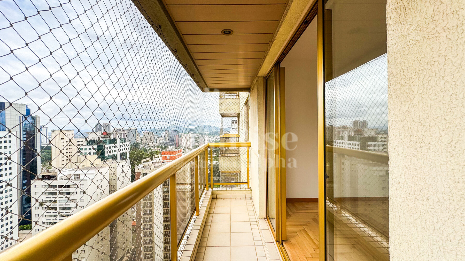 Apartamento para alugar com 3 quartos, 107m² - Foto 10