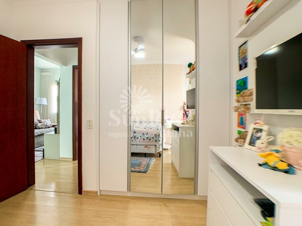 Casa à venda com 4 quartos, 290m² - Foto 31