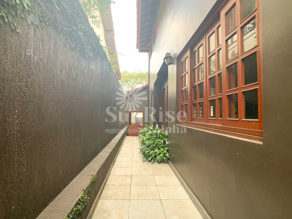 Casa de Condomínio à venda com 4 quartos, 246m² - Foto 50