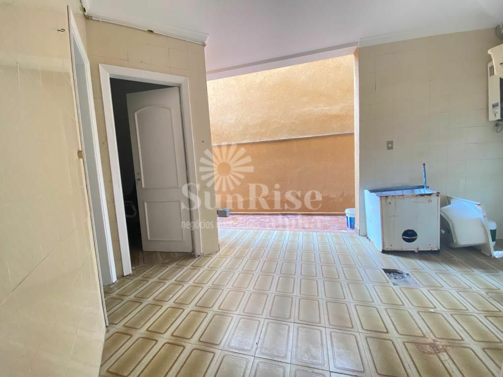 Casa para alugar com 4 quartos, 395m² - Foto 45