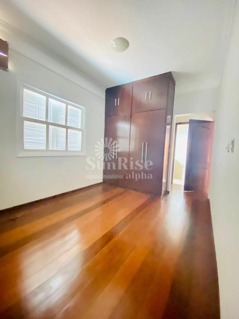 Casa para alugar com 4 quartos, 395m² - Foto 35