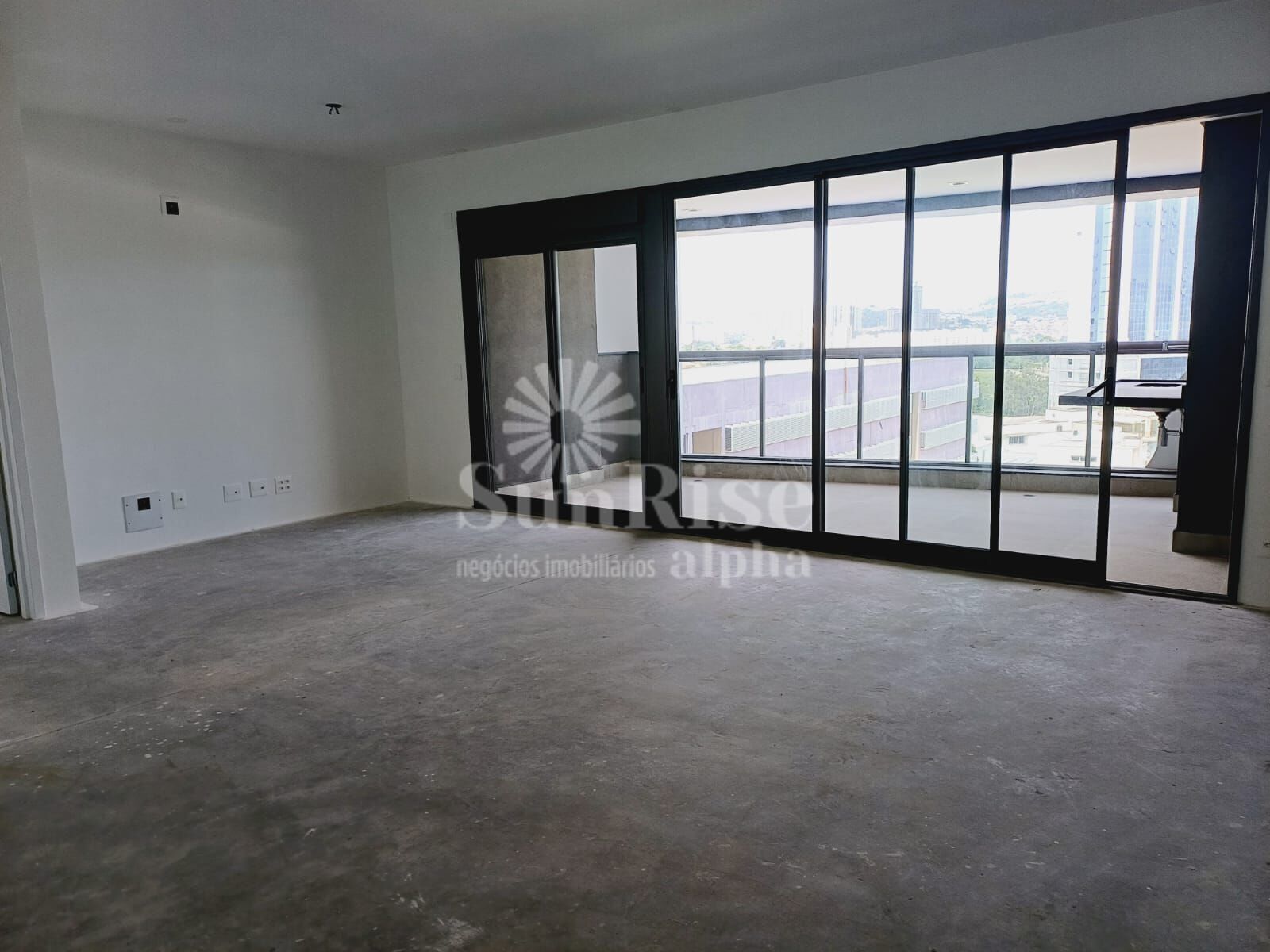 Apartamento à venda com 3 quartos, 123m² - Foto 1