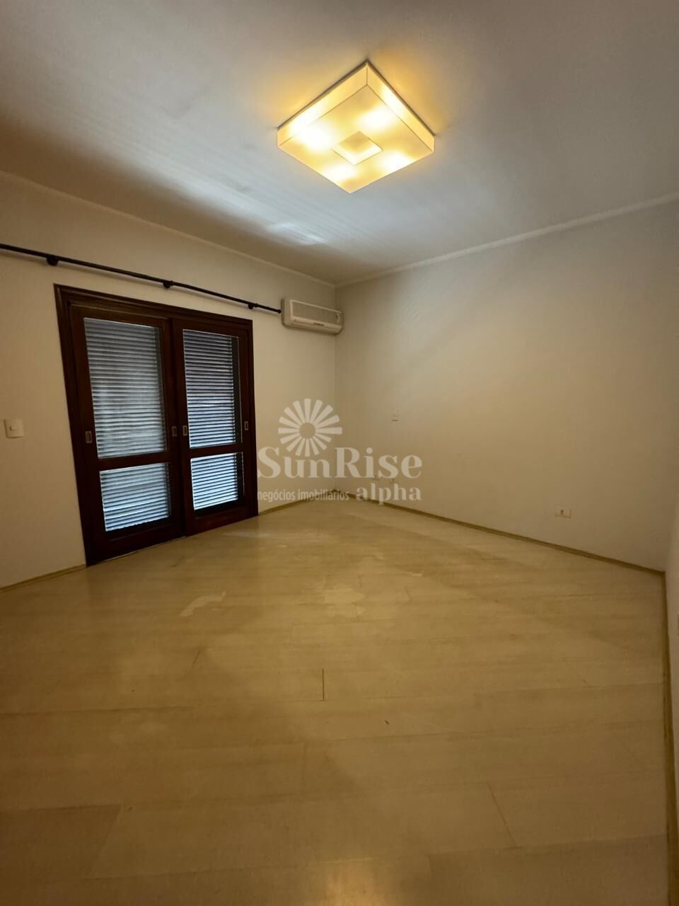 Casa à venda com 3 quartos, 420m² - Foto 3