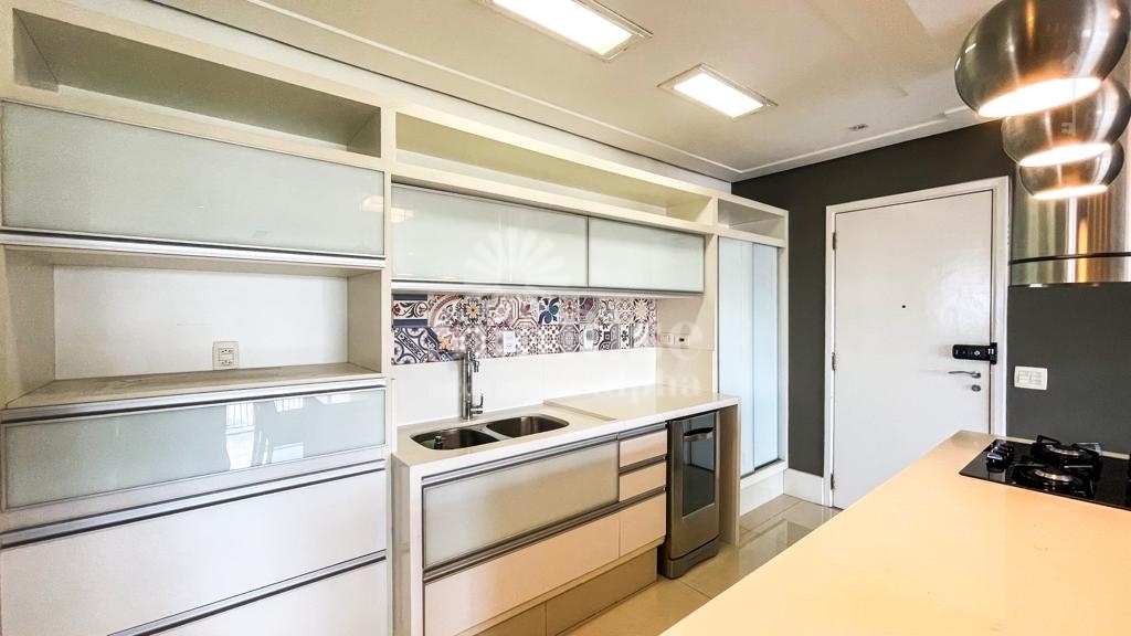 Apartamento para alugar com 2 quartos, 110m² - Foto 18