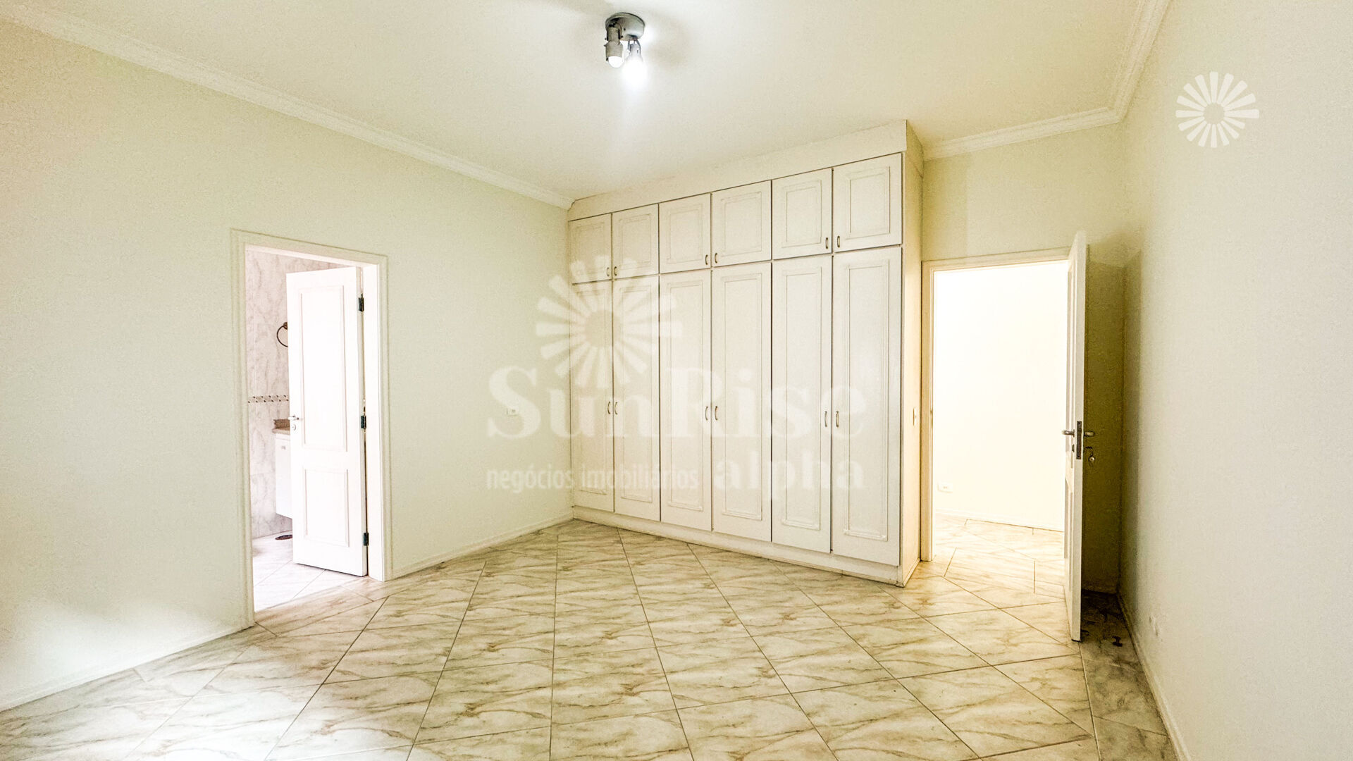 Casa para alugar com 4 quartos, 400m² - Foto 30