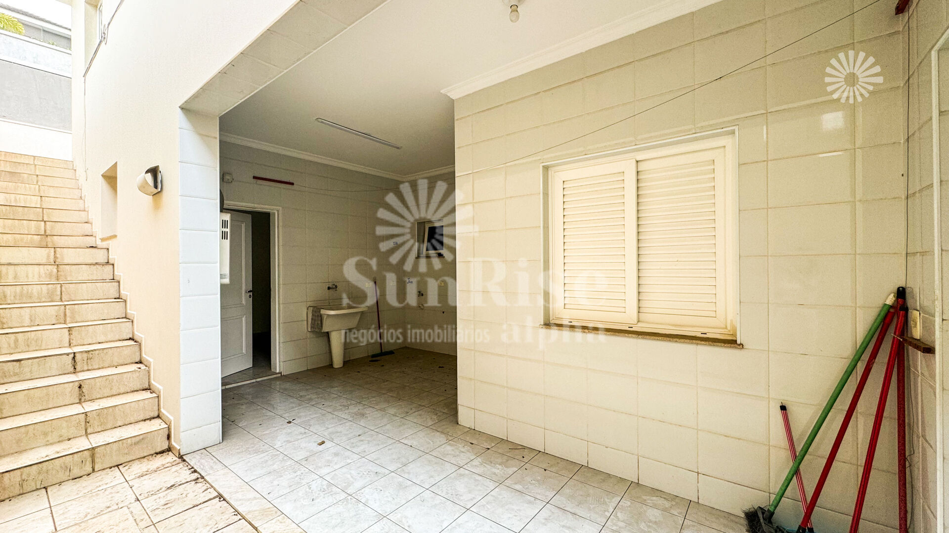 Casa para alugar com 4 quartos, 400m² - Foto 12