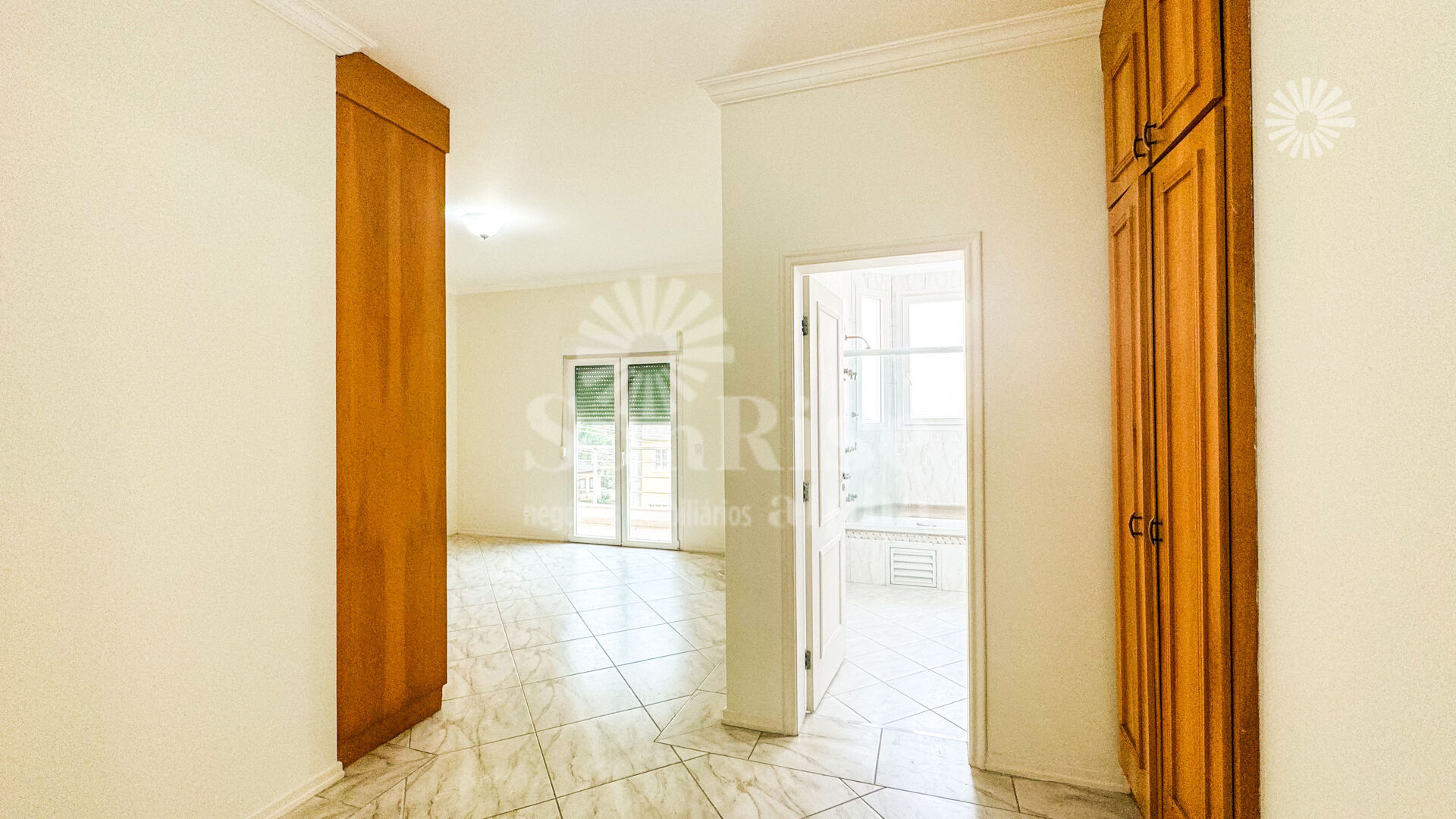 Casa para alugar com 4 quartos, 400m² - Foto 41