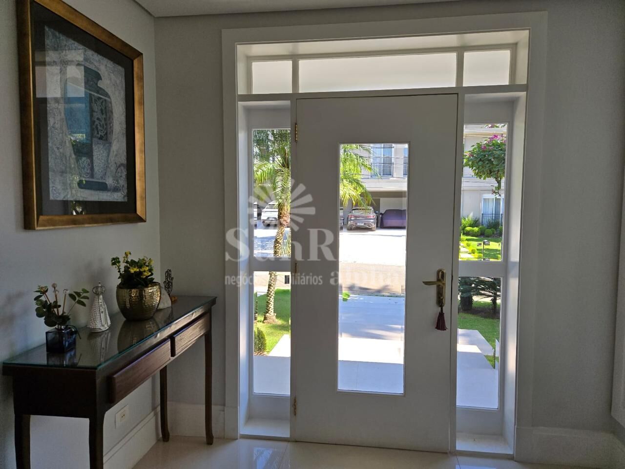 Casa para alugar com 4 quartos, 370m² - Foto 4