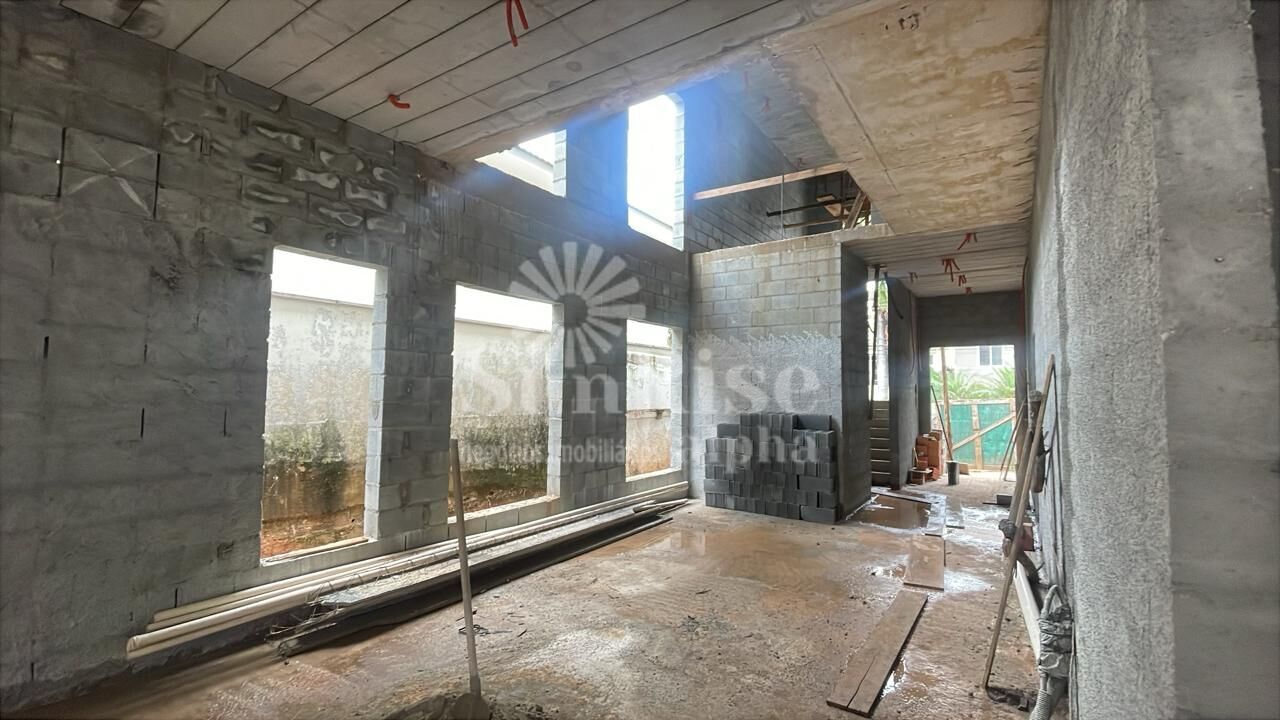 Casa à venda com 4 quartos, 330m² - Foto 8