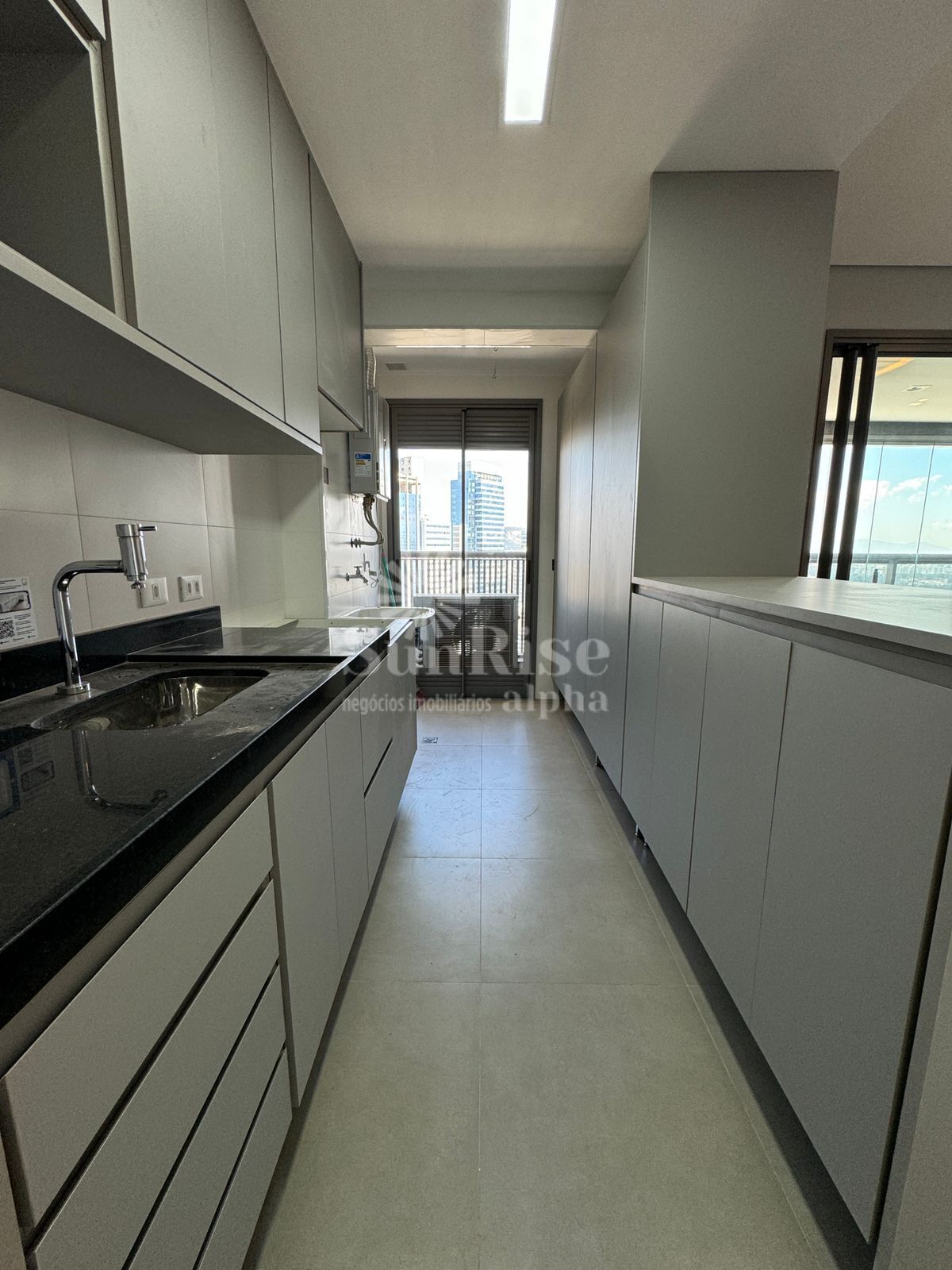 Apartamento para alugar com 2 quartos, 95m² - Foto 14