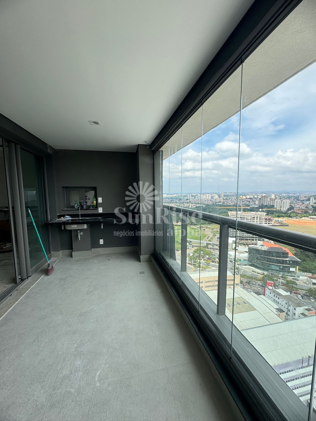 Apartamento para alugar com 2 quartos, 95m² - Foto 4