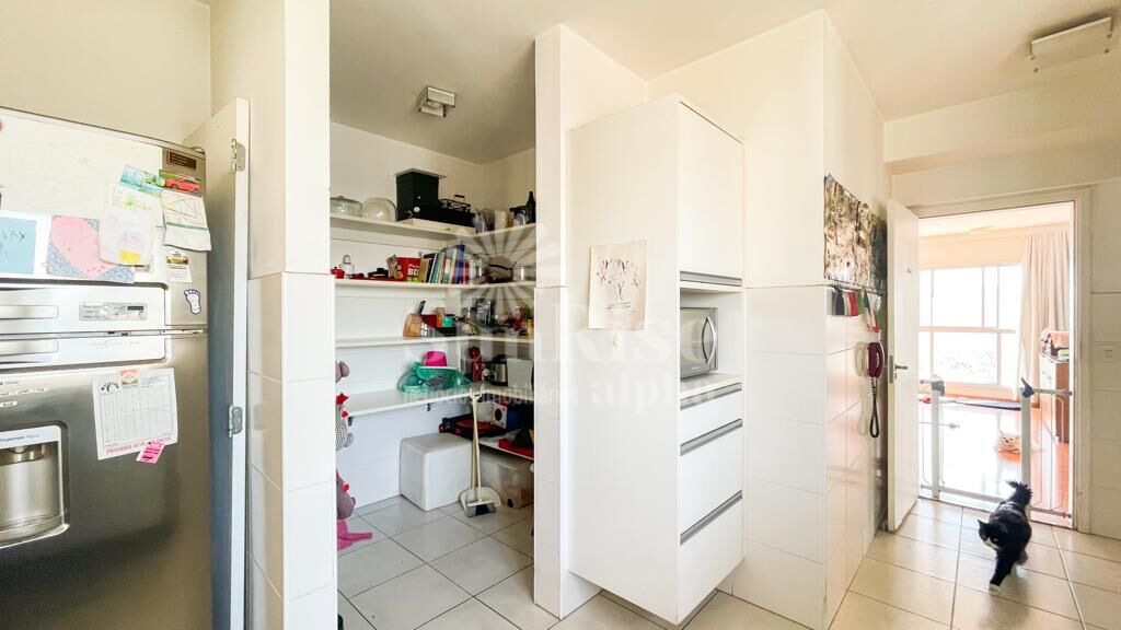 Apartamento à venda com 3 quartos, 121m² - Foto 17