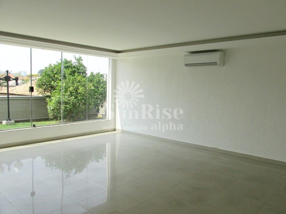 Casa à venda com 4 quartos, 620m² - Foto 2