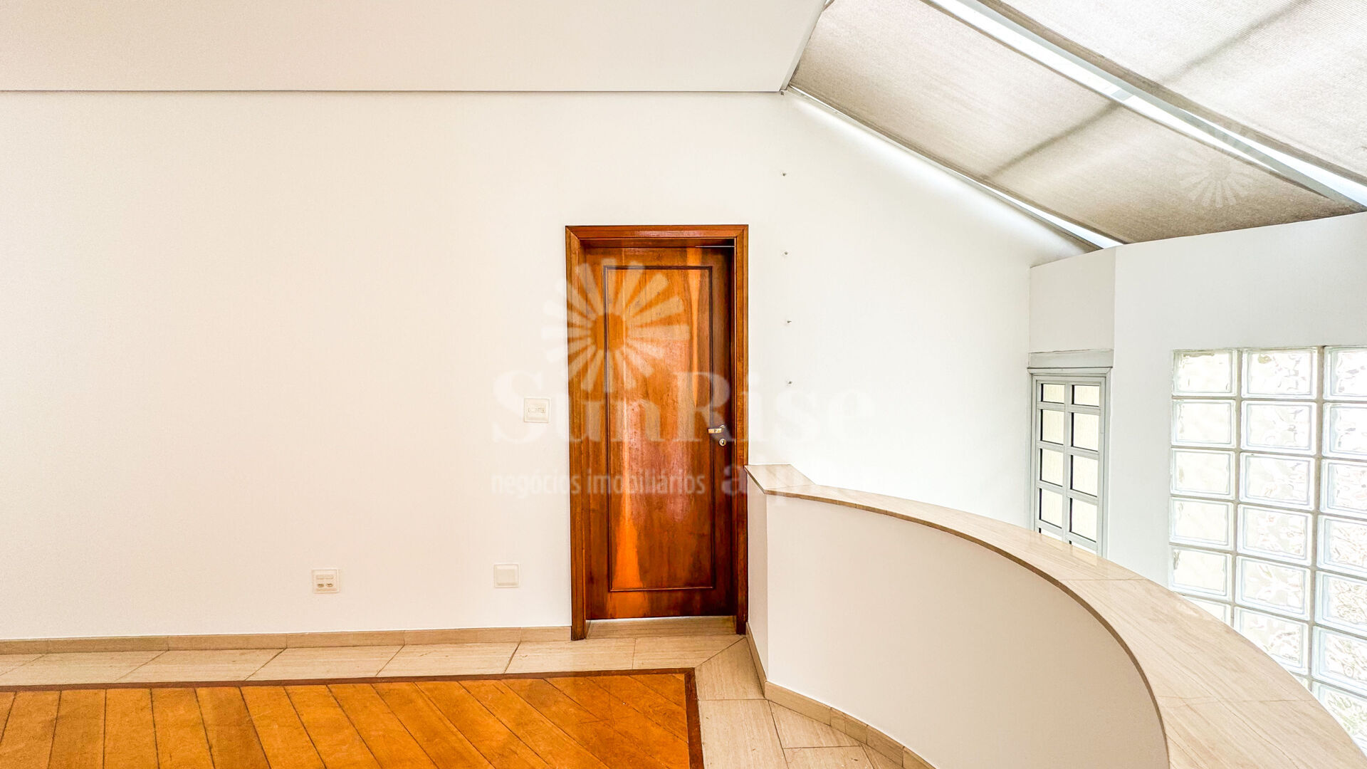 Casa para alugar com 4 quartos, 600m² - Foto 16