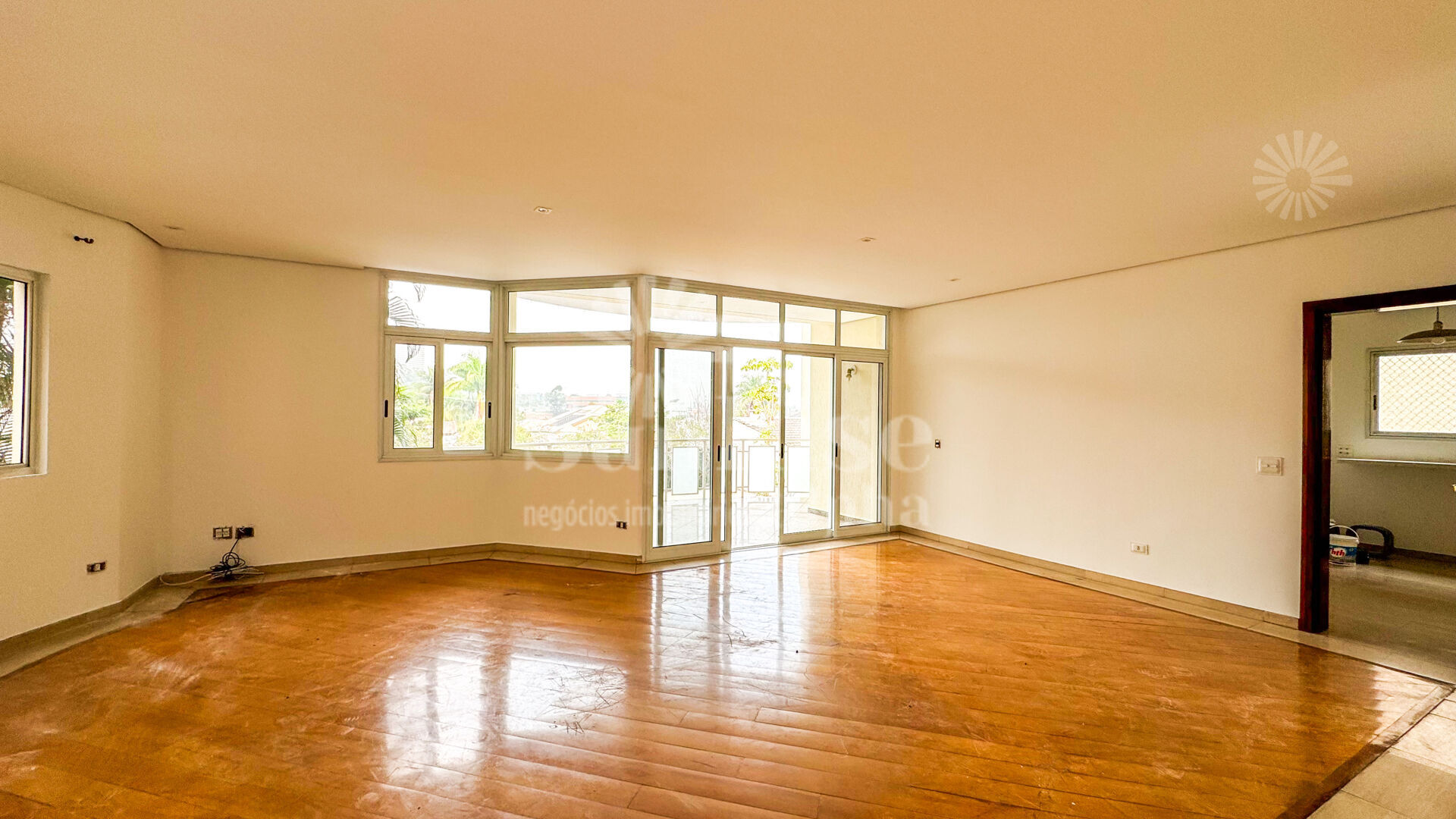 Casa para alugar com 4 quartos, 600m² - Foto 31