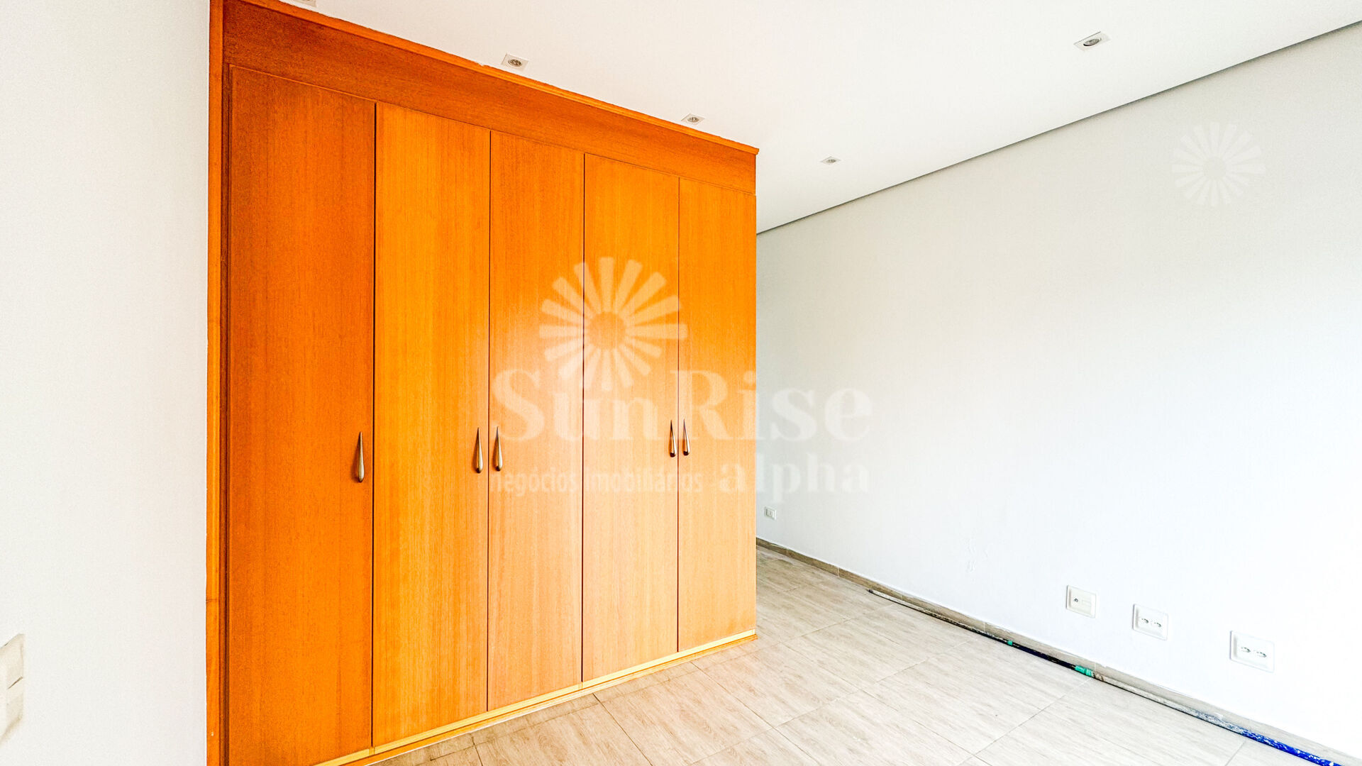 Casa para alugar com 4 quartos, 600m² - Foto 10