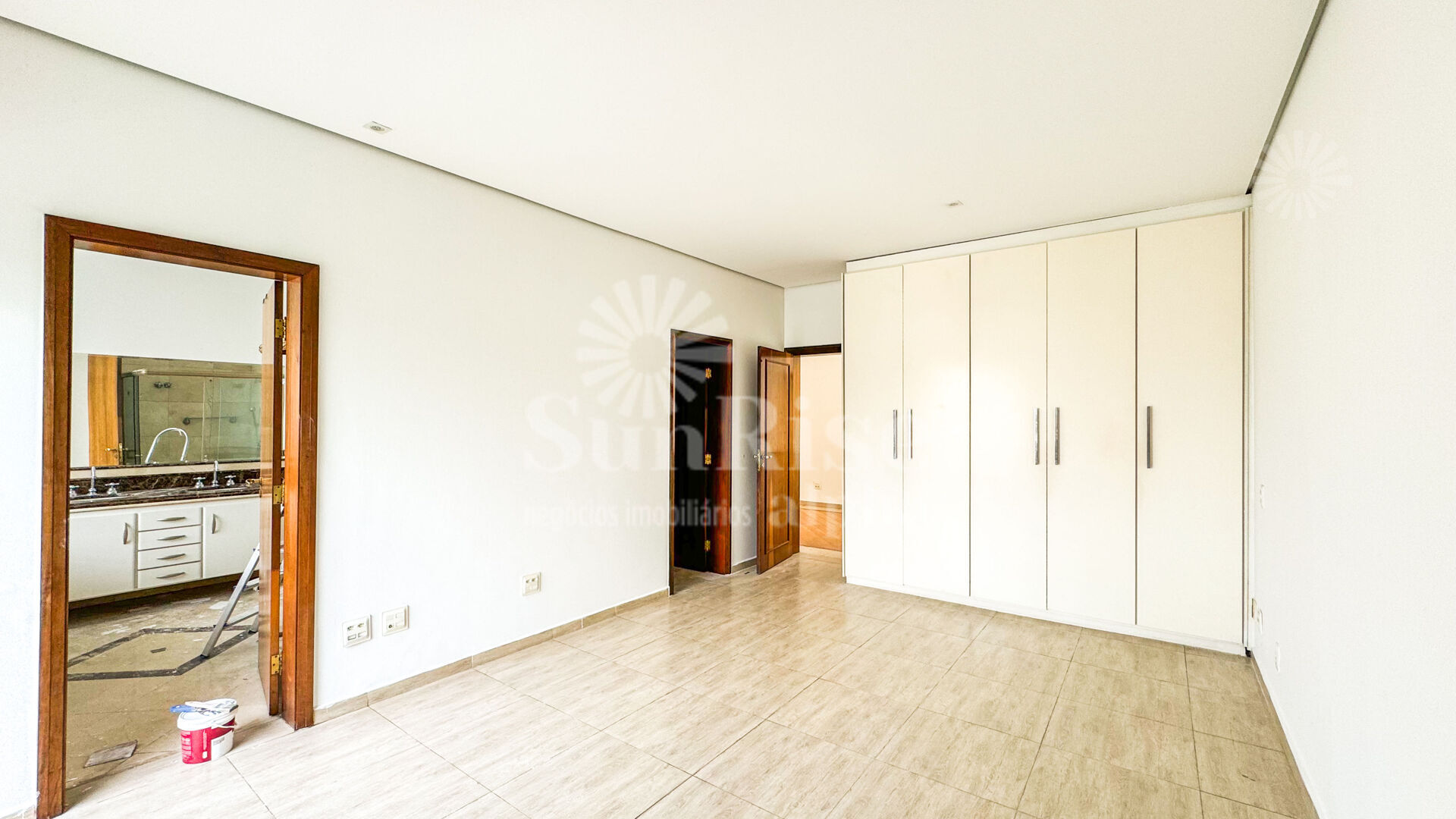 Casa para alugar com 4 quartos, 600m² - Foto 19