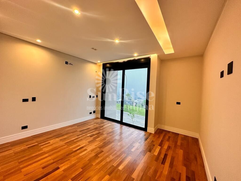 Casa de Condomínio à venda com 4 quartos, 440m² - Foto 5