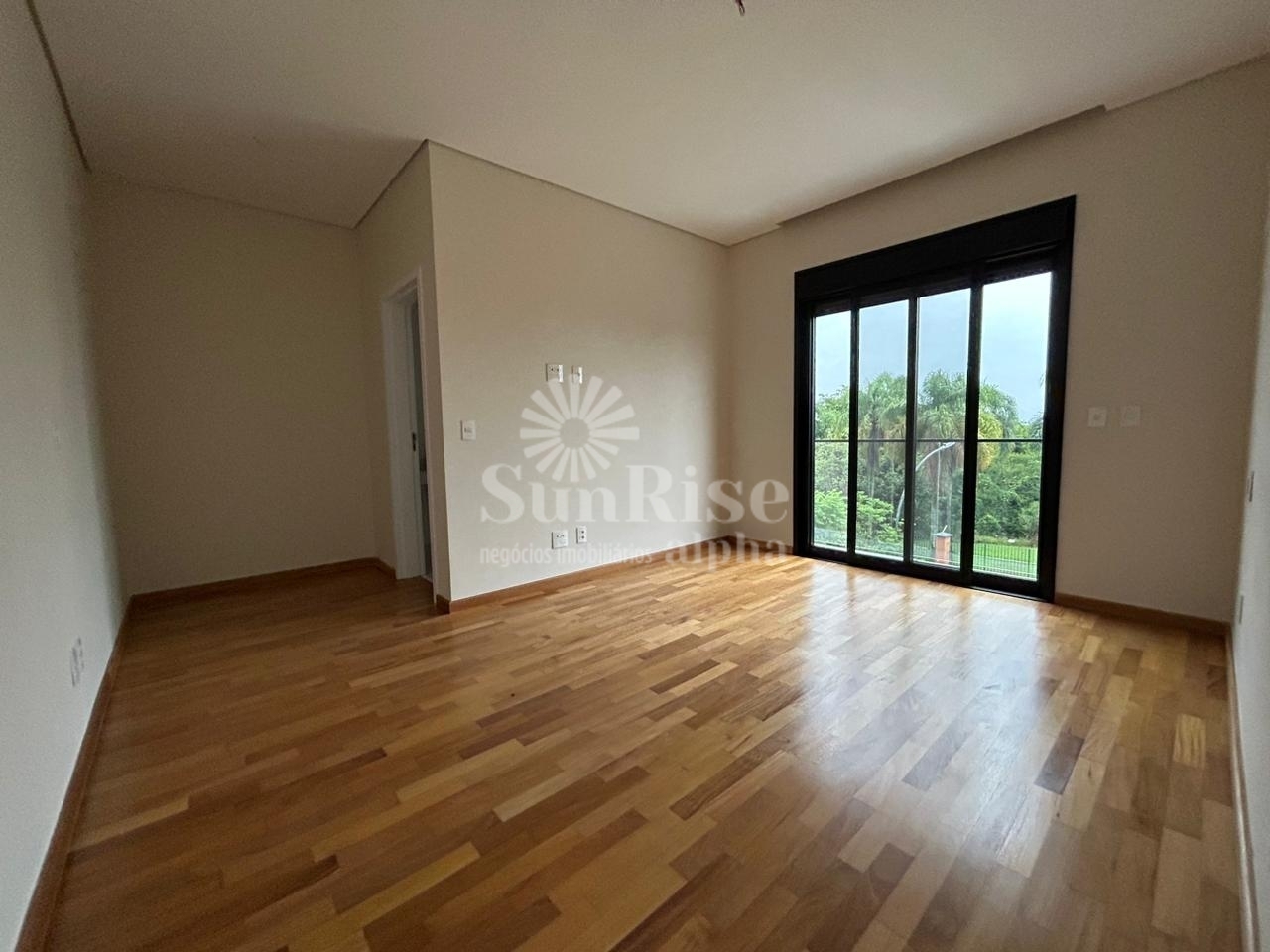 Casa à venda com 4 quartos, 365m² - Foto 4