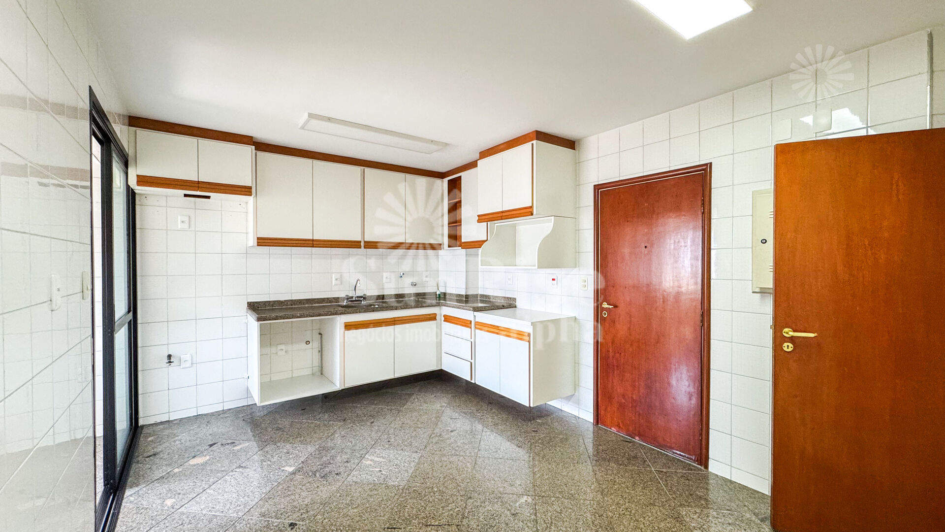 Apartamento para alugar com 3 quartos, 164m² - Foto 7