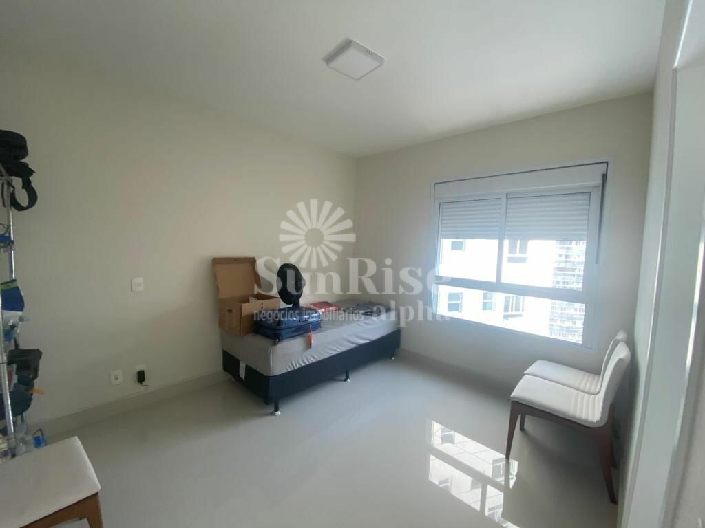 Apartamento à venda com 3 quartos, 196m² - Foto 13