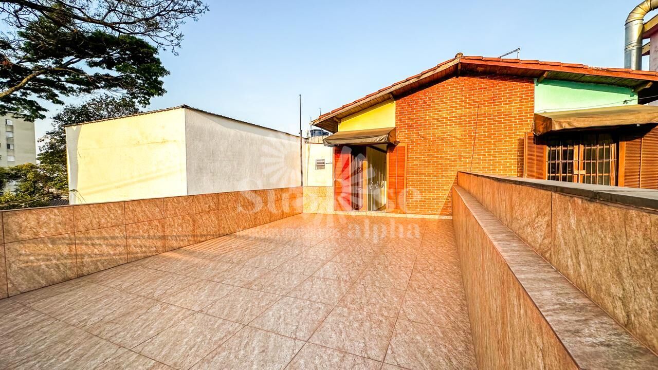 Casa à venda com 3 quartos, 180m² - Foto 1