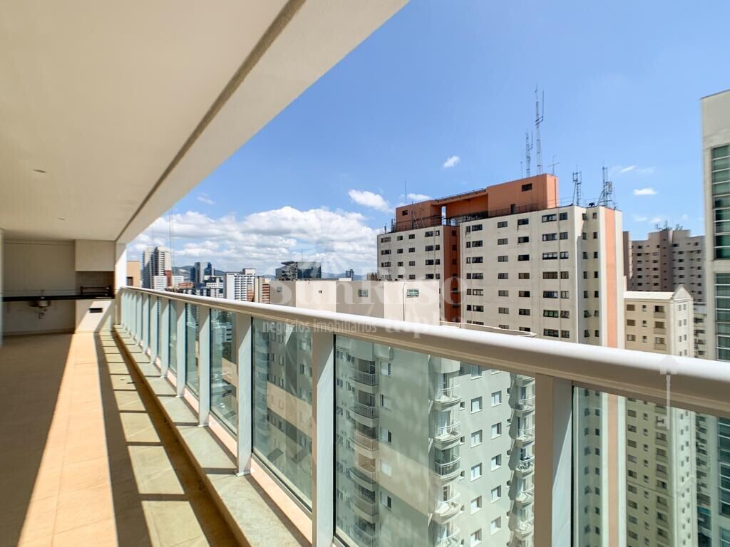 Apartamento à venda com 3 quartos, 243m² - Foto 22