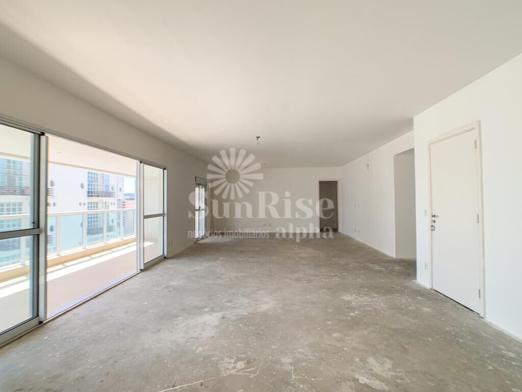 Apartamento à venda com 3 quartos, 243m² - Foto 1