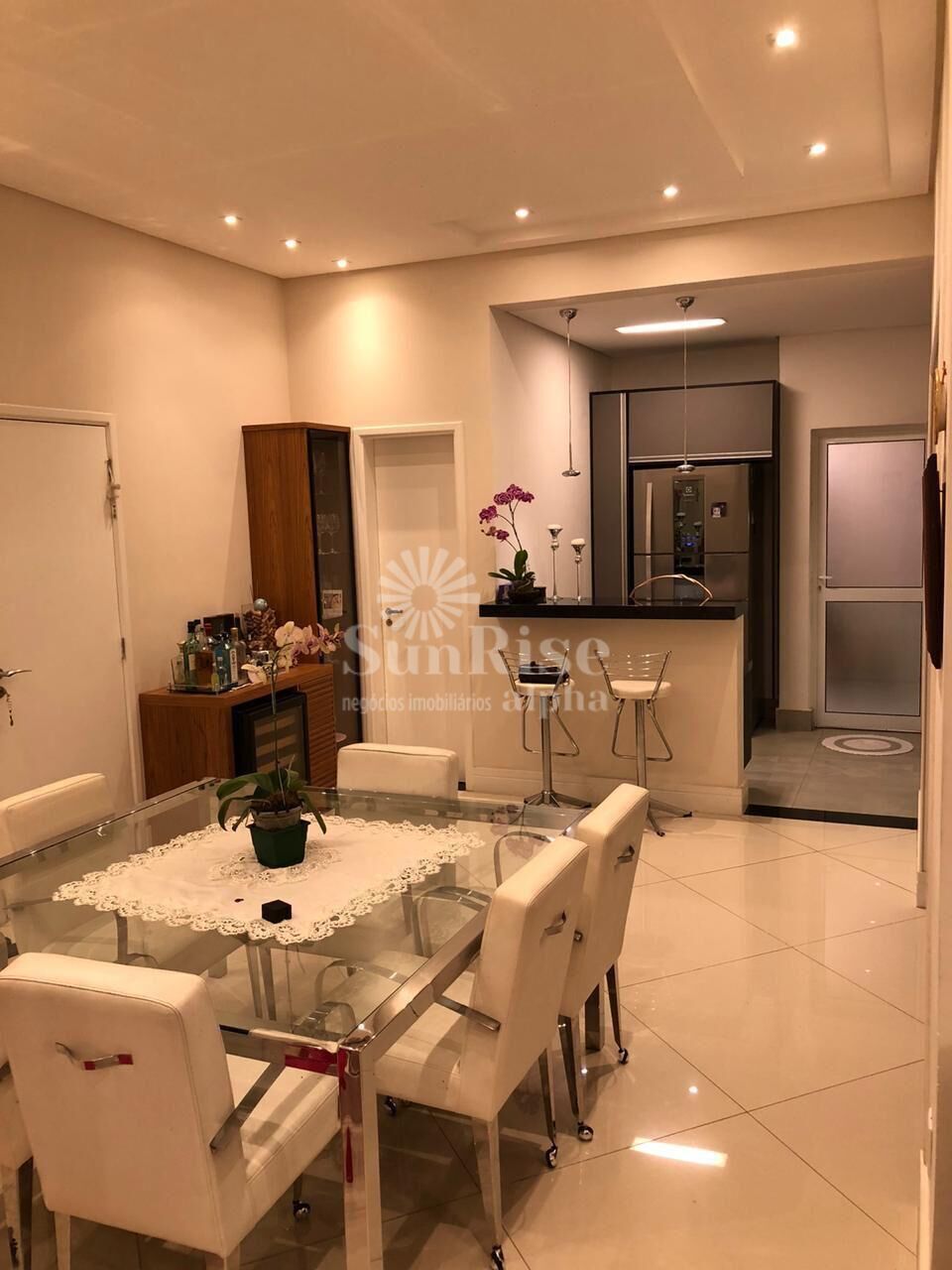 Apartamento à venda com 3 quartos, 107m² - Foto 1