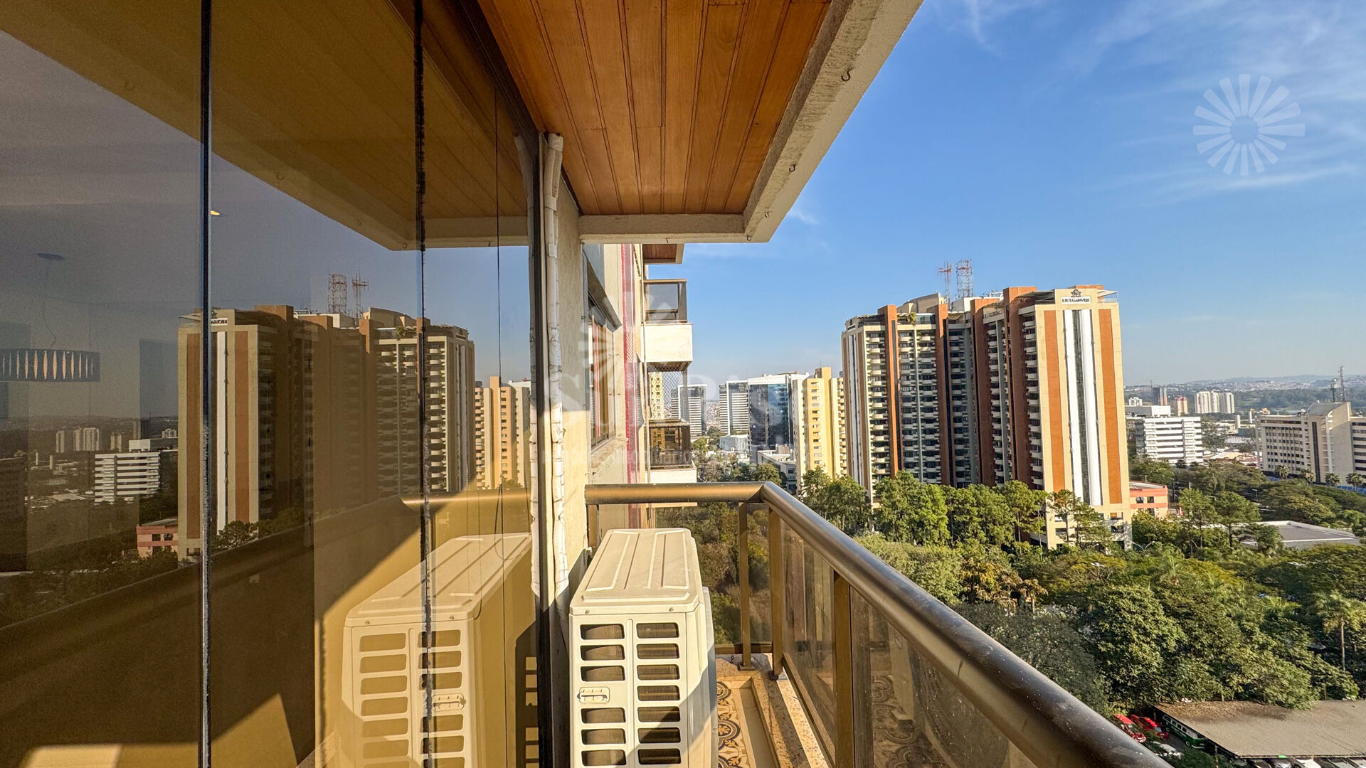 Apartamento para alugar com 3 quartos, 130m² - Foto 13