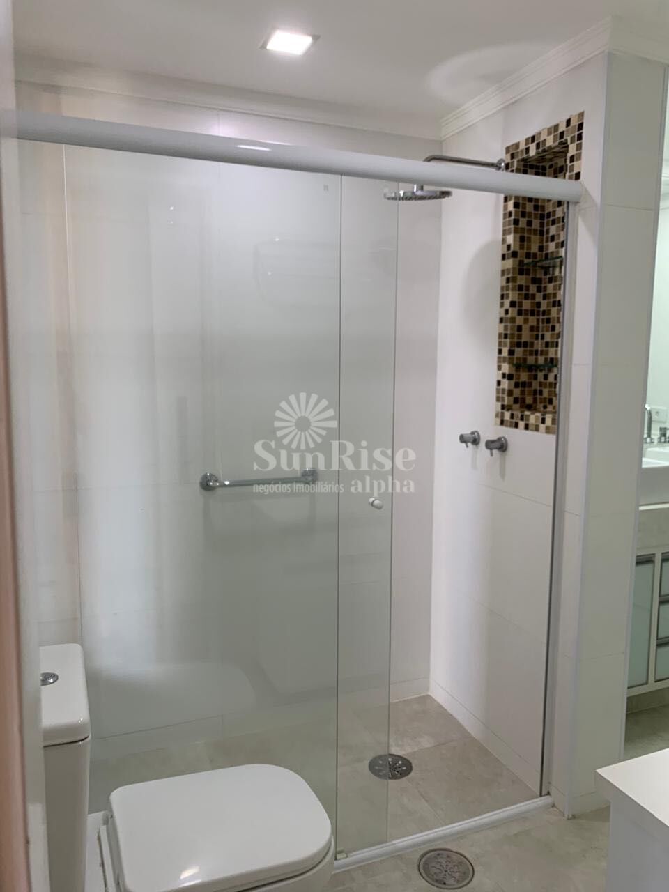 Apartamento para alugar com 3 quartos, 130m² - Foto 10