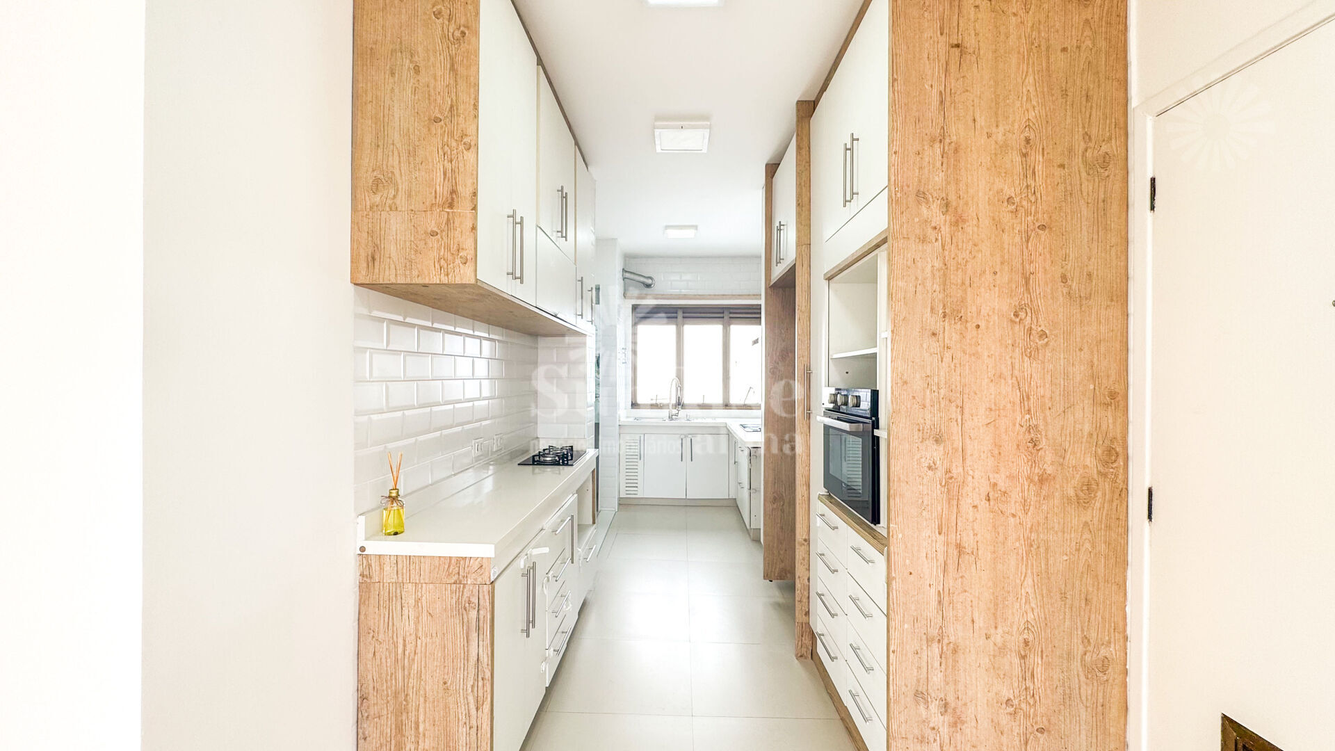 Apartamento para alugar com 3 quartos, 130m² - Foto 18