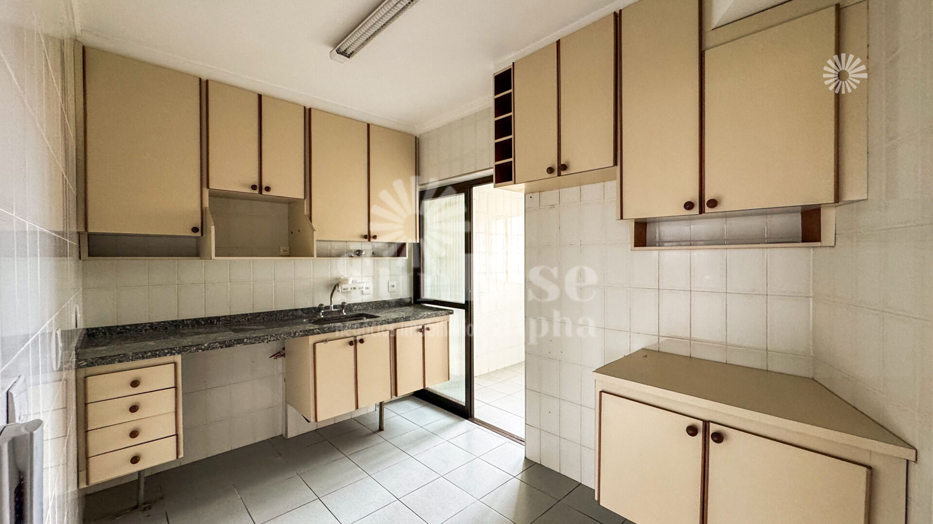 Apartamento para alugar com 3 quartos, 113m² - Foto 2