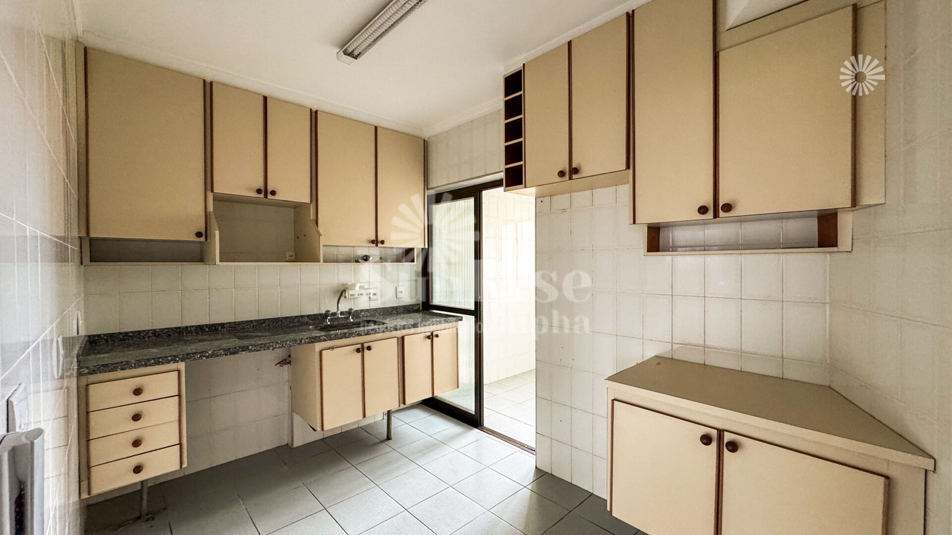 Apartamento para alugar com 3 quartos, 113m² - Foto 2