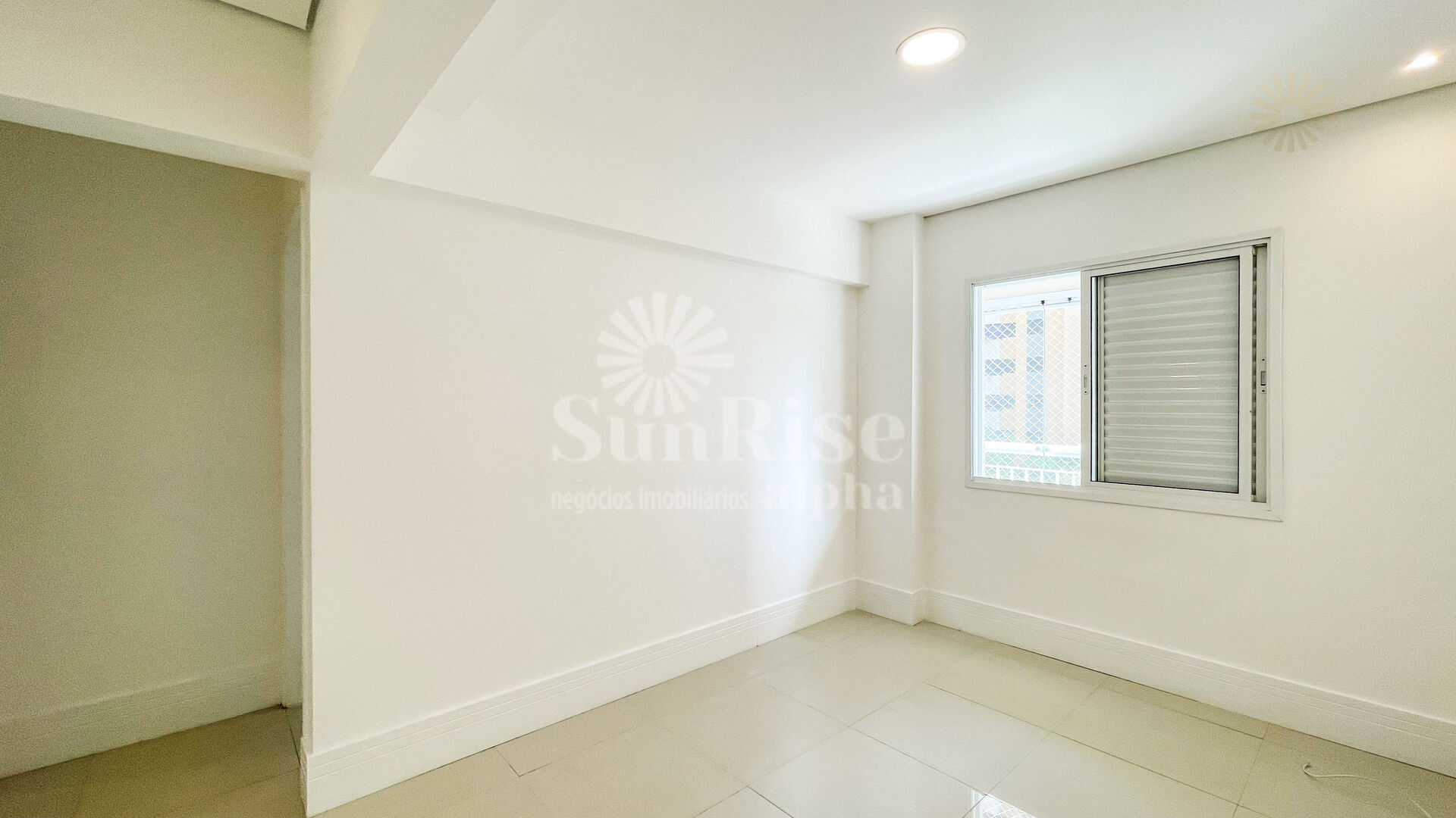 Apartamento para alugar com 2 quartos, 107m² - Foto 13