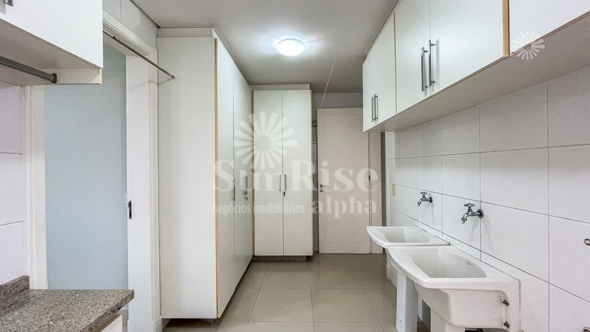 Casa para alugar com 4 quartos, 550m² - Foto 16