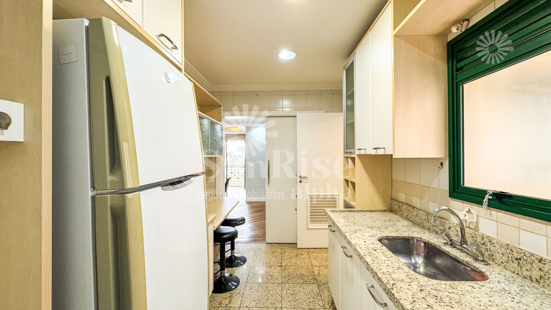 Apartamento para alugar com 2 quartos, 98m² - Foto 23