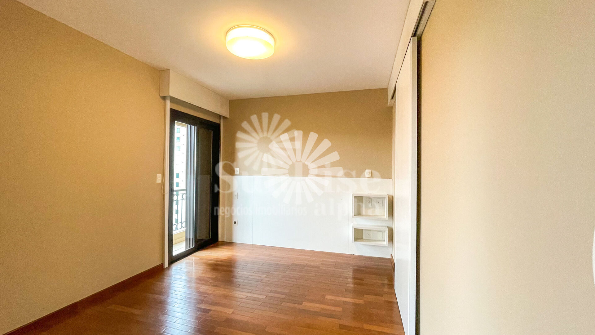 Apartamento para alugar com 4 quartos, 177m² - Foto 2