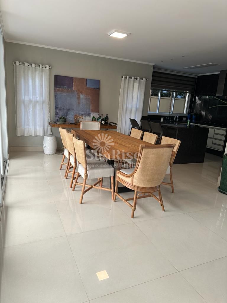 Casa à venda com 5 quartos, 340m² - Foto 3