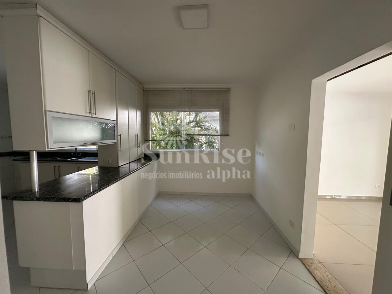 Casa para alugar com 4 quartos, 420m² - Foto 29