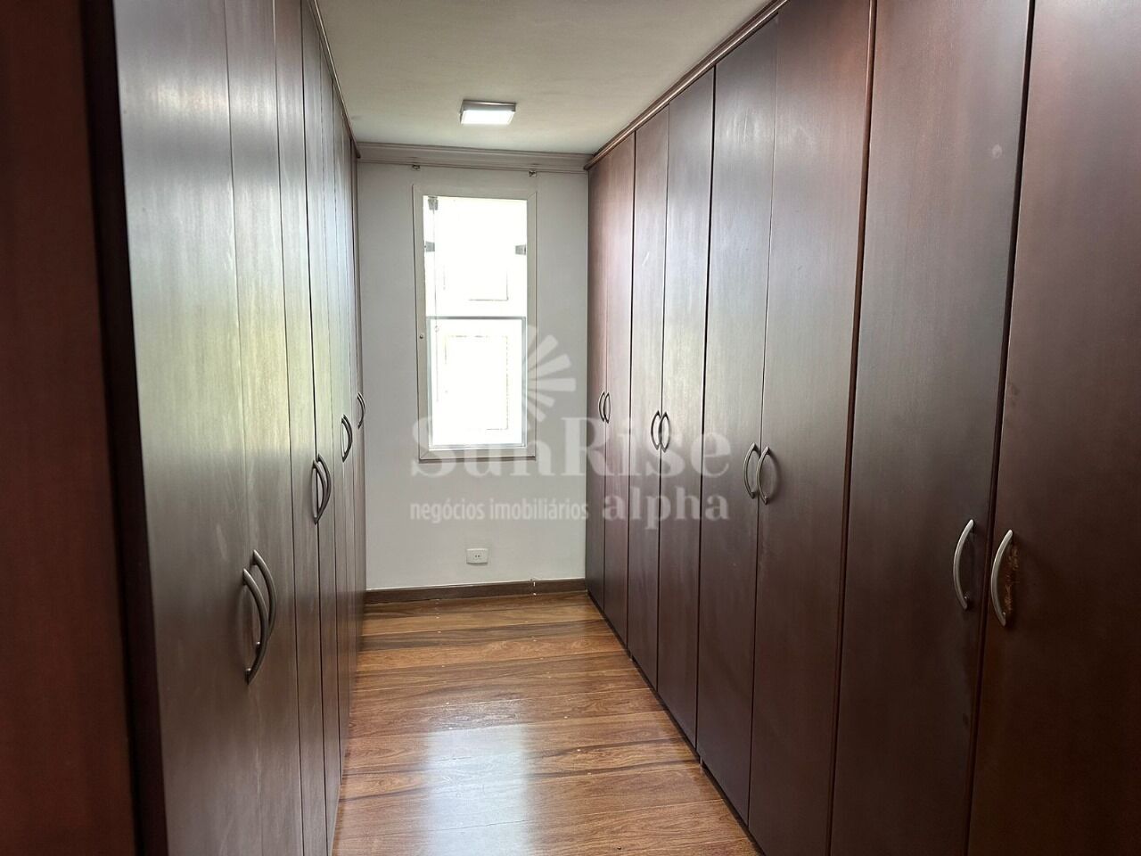 Casa para alugar com 4 quartos, 420m² - Foto 25