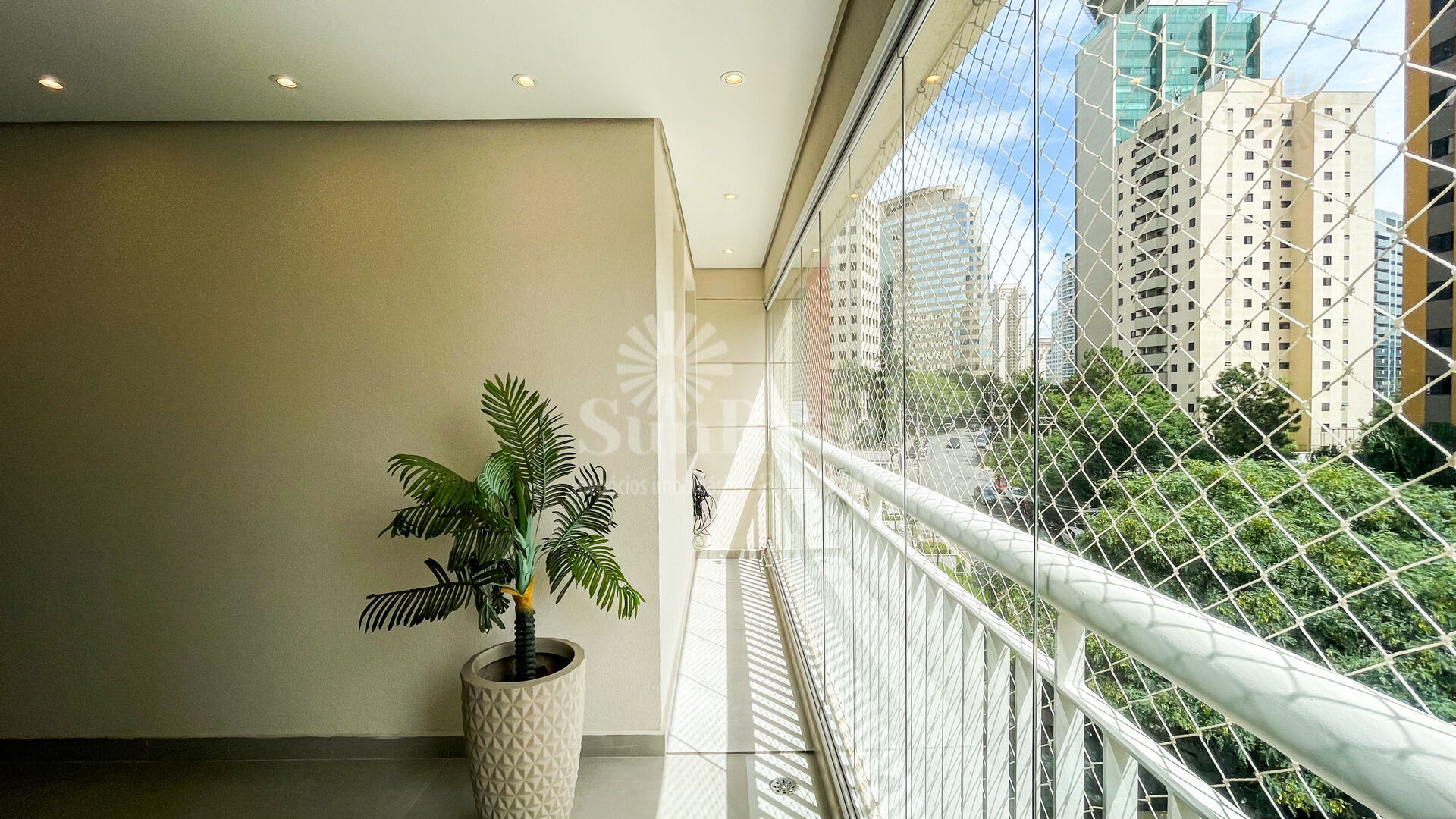 Apartamento para alugar com 2 quartos, 107m² - Foto 8